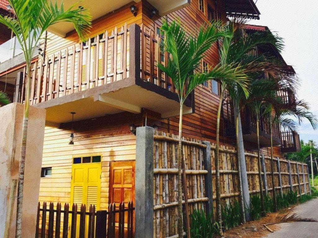 Kampong Pinang Sebatang Hotel