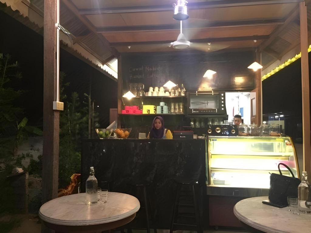 Kampong Pinang Sebatang Hotel