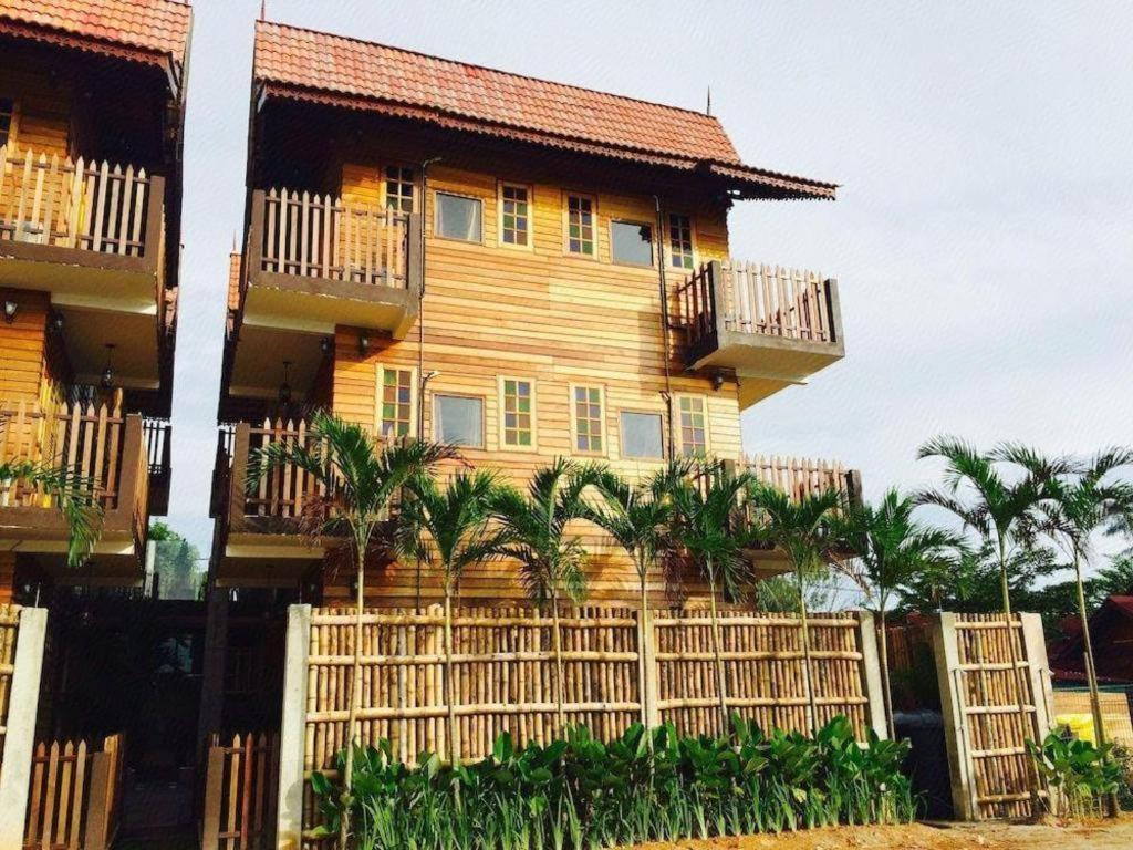 Kampong Pinang Sebatang 3*